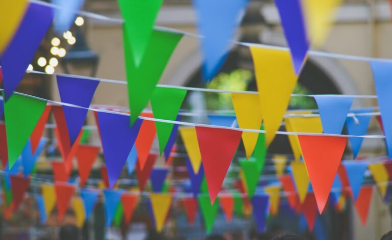 Jak oszczędzać na przyjęciach i uroczystościach? 1 Photo Celebration decorations