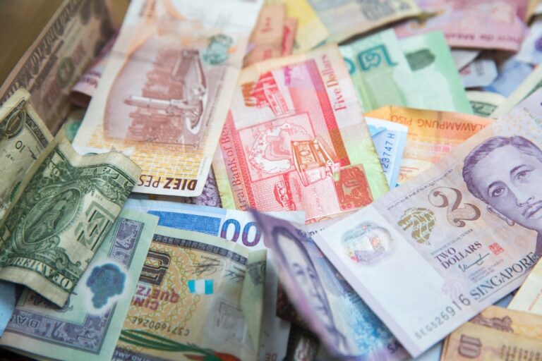 Photo transnational finance